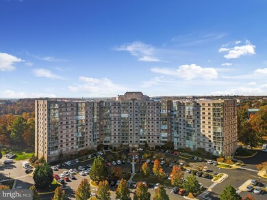 Blue Ridge at Lansdowne Woods unit 806, Leesburg, VA 20176 - photo 2