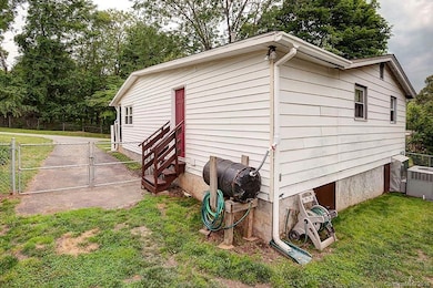 110 Brooklyn Rd, Asheville, NC 28803 - photo 4