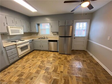 1315 W Meadowview Rd unit H, Greensboro, NC 27403 - photo 3