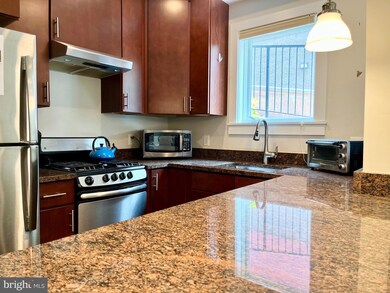 717 Hobart Place NW unit B, Washington, DC 20001 - photo 6