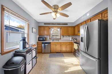 1310 Linnview Dr, Marion, IA 52302 - photo 7