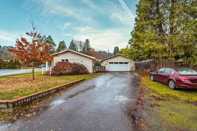 502 NW Butler Ave, Grants Pass, OR 97526 - photo 2