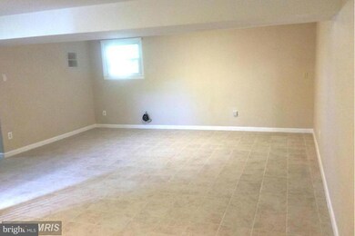 200 S Harrison Rd, Sterling, VA 20164 - photo 5