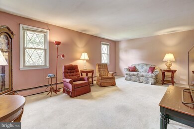 7833 Belgaro Rd, Laurel, MD 20723 - photo 5