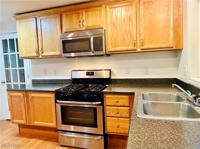 37 Harvey St, Struthers, OH 44471 - photo 4