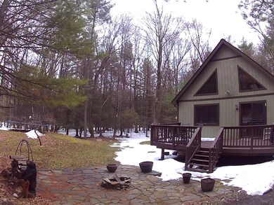 729 Raven Ct, Stroudsburg, PA 18360 - photo 2