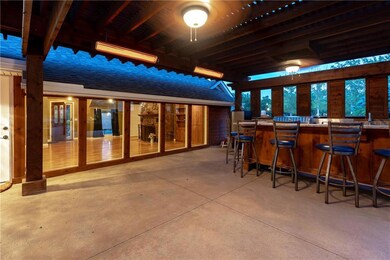 Note the 2 overhead Infrared Heaters--for year com