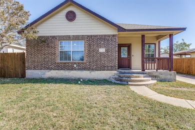 1732 Lawther Dr, River Oaks, TX 76114 - photo 4