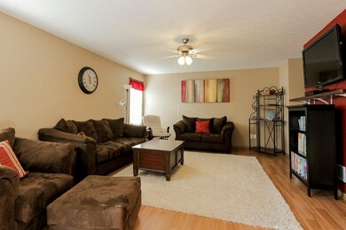 10205 Red Clover Ct, Louisville, KY 40228 - photo 7