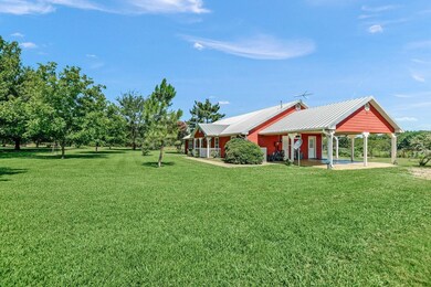 905 Crawford Rd, Sadler, TX 76264 - photo 4