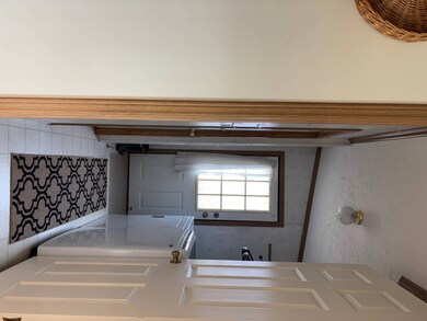 109 W South Ave, Flora, IL 62839 - photo 5