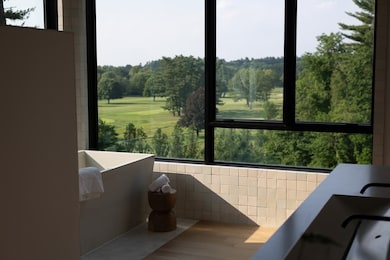 154 Newton St, Weston, MA 02493 - photo 3