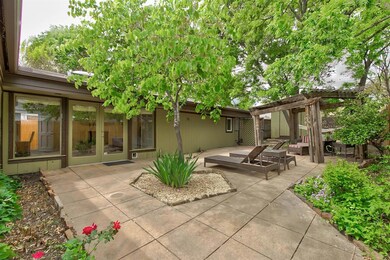 Backyard, fully fenced oasis!