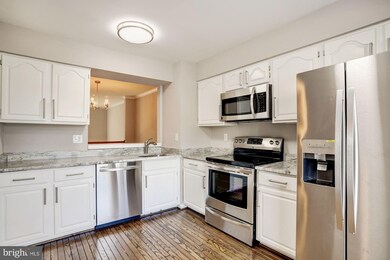 6303 Mary Todd Ct, Centreville, VA 20121 - photo 3