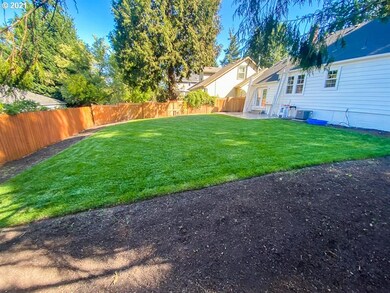 1335 Laurel St, Lake Oswego, OR 97034 - photo 4