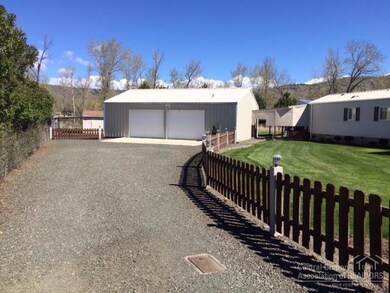 105 Green Acre Ln, Mount Vernon, OR 97865 - photo 2