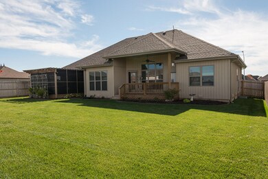 815 E Roubidoux St, Nixa, MO 65714 - photo 2