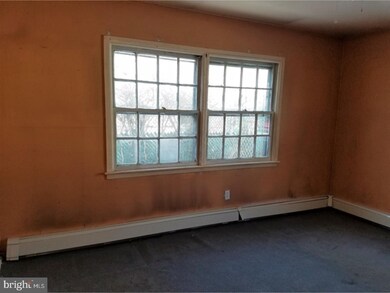 9 Belhurst Ln, Willingboro, NJ 08046 - photo 2