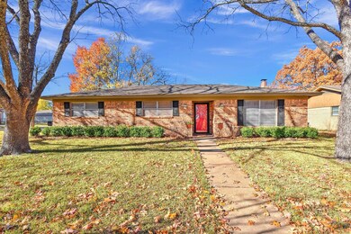 817 Deleon St, Denison, TX 75020 - photo 2