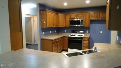 187 Fox Ridge Park Dr, Greeley, PA 18425 - photo 6