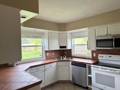 383 SW Tulip Blvd, Port Saint Lucie, FL 34953 - photo 4