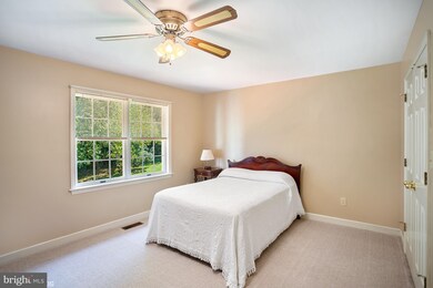 405 Wren Ln, Kennett Square, PA 19348 - photo 2