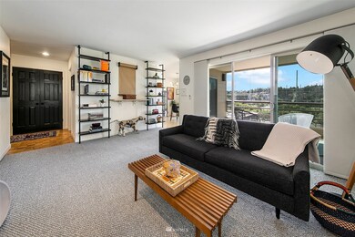 Spacious and light living room. This distinct space is a great size. 