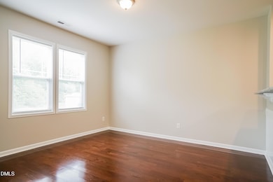 004-photo-dining-room-10903836