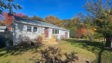 152 Ferry St, Hudson, NH 03051 - photo 2