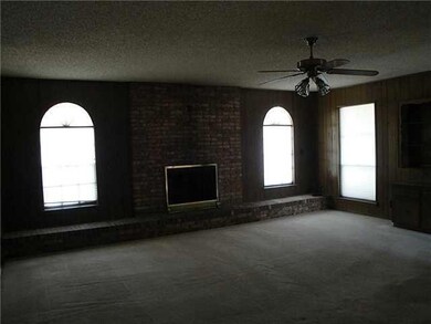 10621 Janway Dr, El Paso, TX 79935 - photo 5