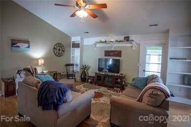 Familiy room overview