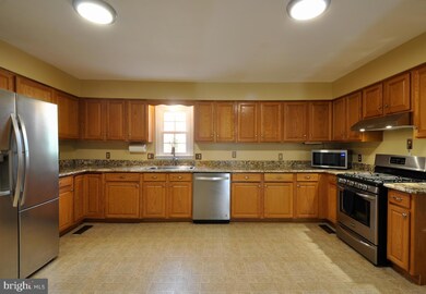 6413 Forest Grove Dr, Fredericksburg, VA 22407 - photo 2