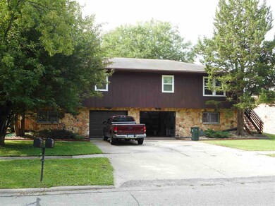 2302 W 3rd St unit 2, Cedar Falls, IA 50613 - photo 3