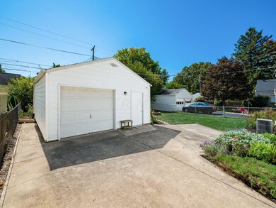 Detached Garage