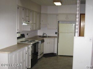 355 W Abbott St, Lansford, PA 18232 - photo 3