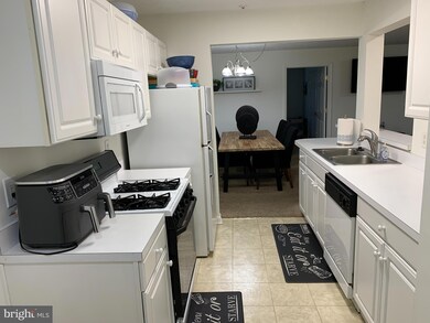 657 Burtons Cove Way unit 4, Annapolis, MD 21401 - photo 2