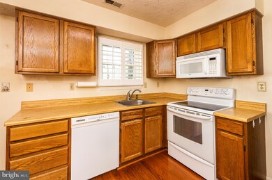 6764 Armadillo Ct, Waldorf, MD 20603 - photo 7