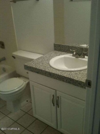 35th LN Bathroom2