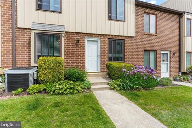 Altemus Farms unit L16, Brookhaven, PA 19015 - photo 2