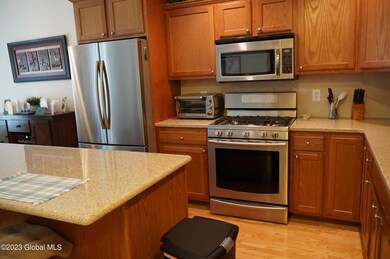 402 Royale Ct, Troy, NY 12180 - photo 5