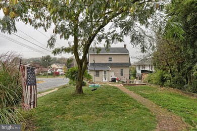 603 W High St, Womelsdorf, PA 19567 - photo 3