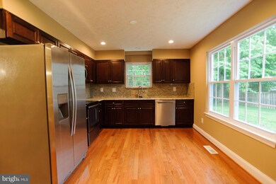 9604 Donnan Castle Ct, Laurel, MD 20723 - photo 3