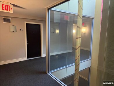 310 Cliff Ln unit 4E, Cliffside Park, NJ 07010 - photo 2