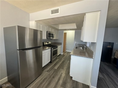 2829 Wheelwright Dr, Las Vegas, NV 89121 - photo 2