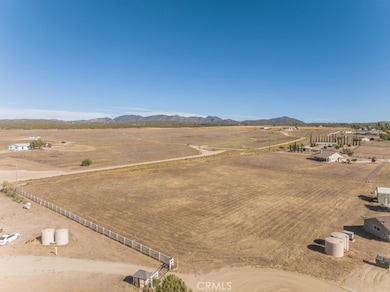 450 Comanche Ct, Lake Riverside, CA 92536 - photo 2