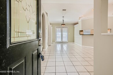 5-615478100-08 Foyer
