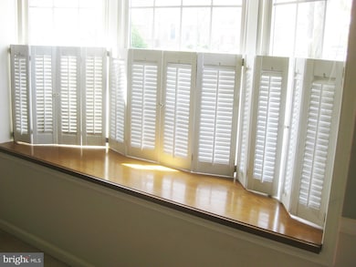 21 Carriage Walk Ct, Parkville, MD 21234 - photo 3