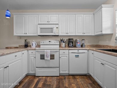 601 Pelletier Loop Rd unit A5, Peletier, NC 28584 - photo 7