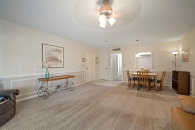 10352 Carrollwood Ln unit 195, Tampa, FL 33618 - photo 6