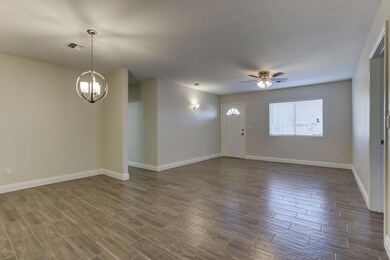 124 S Malcolm Dr-7